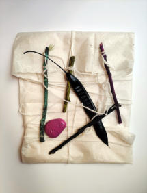 Serena Rossi, "Libro d'artista",  2022, sasso, lana, carta e legno